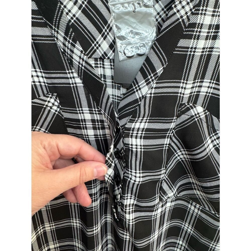 NWT torrid Harper Sleeveless Plaid Georgette Blouse - Black/White - Picture 8 of 11